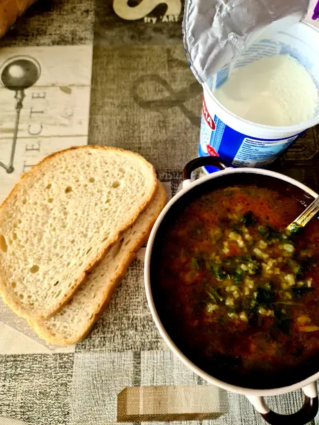 Foto von Persischer Brennnessel-Eintopf (Ash-e Gazeneh) – Herzhaft & Vitalisierend – fertig angerichtet