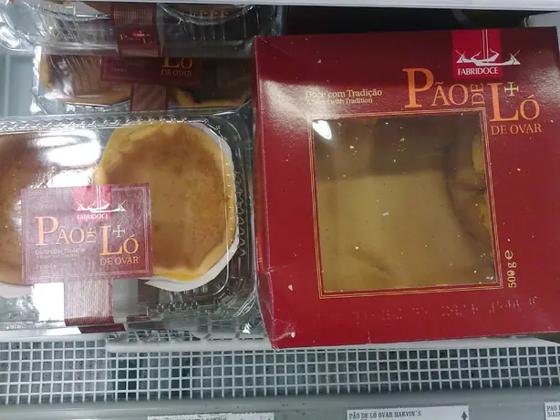 Foto von Portugiesischer Pão de Ló (Goldener Biskuitkuchen) – fertig angerichtet