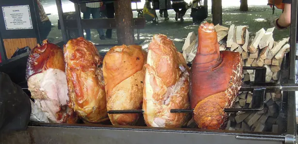 Foto von Prager Schinken (Traditionell gebacken) – fertig angerichtet