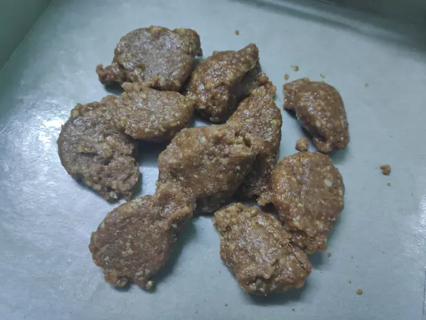 Foto von Pustakari (Nepalesisches Milchkaramell-Konfekt) – fertig angerichtet