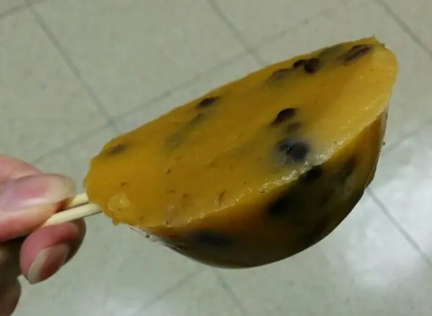 Foto von Put Chai Ko (Chinesischer Reiskuchen in der Schale) – fertig angerichtet