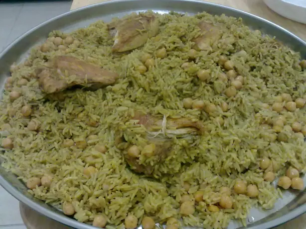 Foto von Qidreh (Palästinensischer Lamm-Reis-Topf) – fertig angerichtet