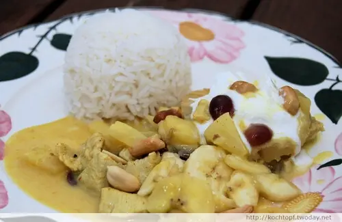 Foto von Riz Casimir – Der Schweizer Curry-Klassiker – fertig angerichtet