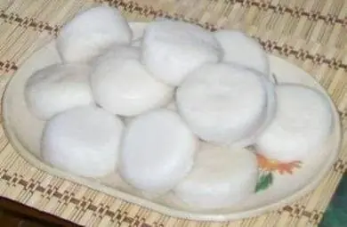 Foto von Sanna (Goan Steamed Rice Cakes) – fertig angerichtet