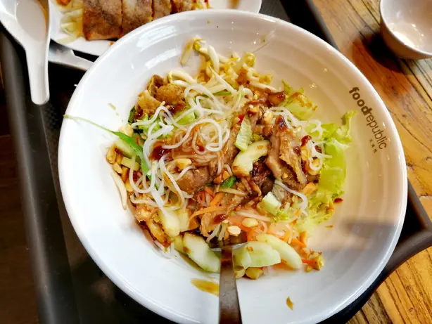 Foto von Singapur-Nudeln nach Kantonesischer Art (Singapore-style Noodles) – fertig angerichtet