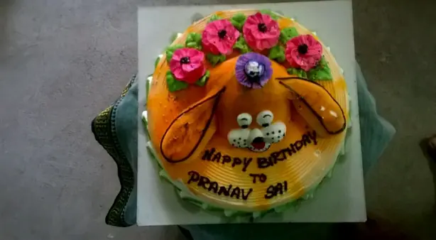 Foto von Taiwanesischer Ananaskuchen (Fengli Su) – fertig angerichtet