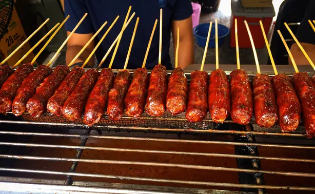 Foto von Tung Lamaow (Traditionelle Cham-Rindfleischwurst) – fertig angerichtet