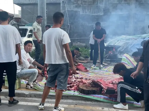 Foto von Tuotuorou (Schweinefleisch-Brocken nach Yi-Art) – fertig angerichtet