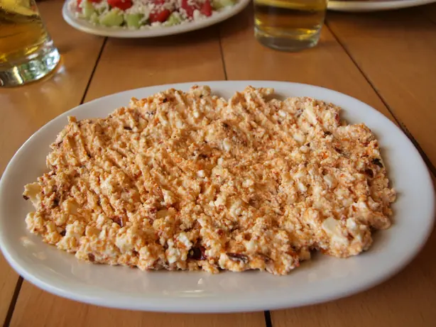 Foto von Urnebes – fertig angerichtet