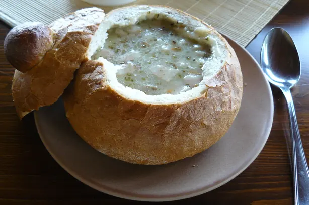 Foto von Westslawische Sauerteigsuppe (Żurek & Kyselo) – fertig angerichtet