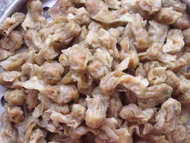 Foto von Yanpi (Chinesische Wonton-Hüllen aus Fleisch) – fertig angerichtet