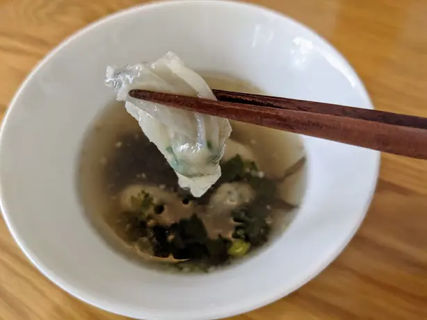 Wikipedia-Bild - Putien_bian_rou_dumpling_soup.jpg - Foto: Jpatokal - CC BY-SA 4.0