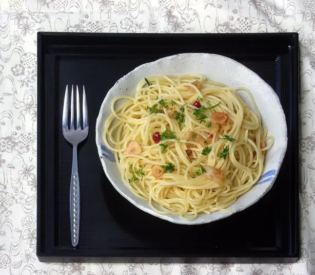 Foto von Spaghetti aglio e olio – fertig angerichtet
