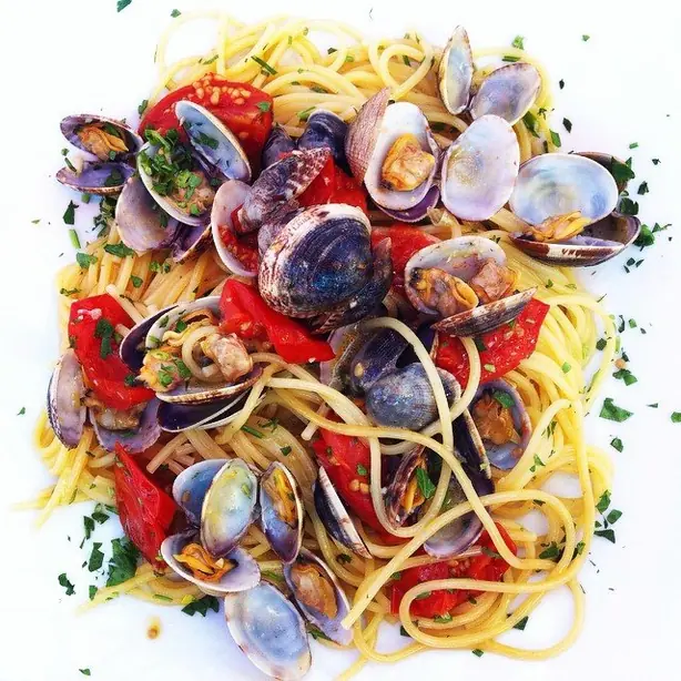 Foto von Spaghetti alle vongole klassisch – fertig angerichtet