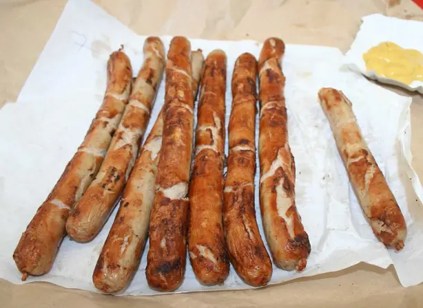 Foto von Nördlinger Stabenwurst hausgemacht – fertig angerichtet