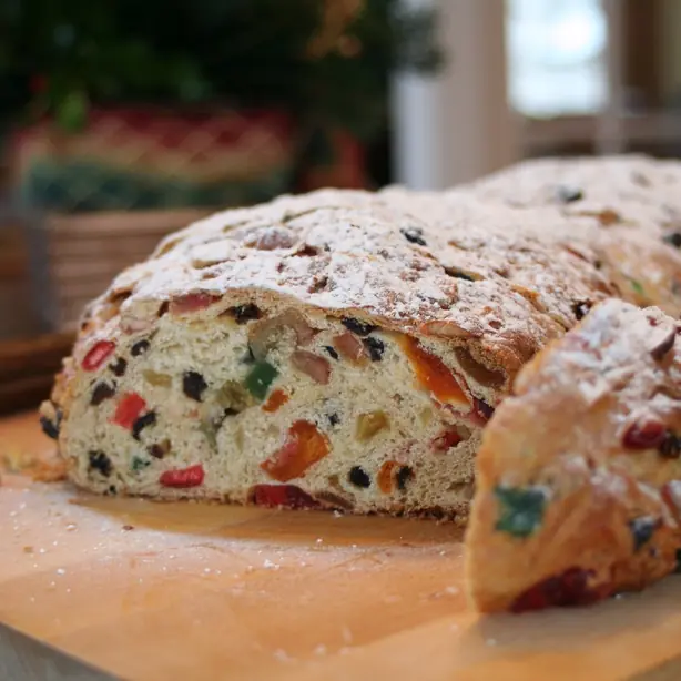 Foto von Dresdner Christstollen Klassisch – fertig angerichtet