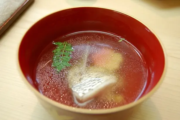 Foto von Klassische Japanische Suimono – fertig angerichtet