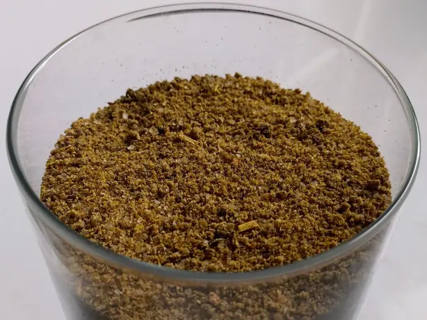 Foto von Georgisches Swanetisches Gewürzsalz Svanuri Marili – fertig angerichtet