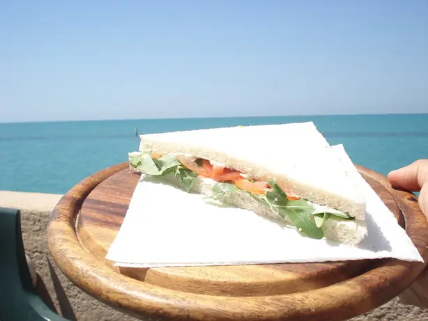 Foto von Italienische Tramezzini klassisch – fertig angerichtet