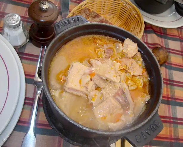 Foto von Normannische Kutteln nach Caen-Art – fertig angerichtet