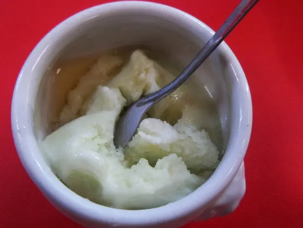 Foto von Trou Normand Apfelsorbet klassisch – fertig angerichtet