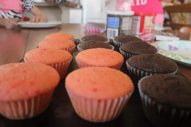 Foto von Klassische Amerikanische Cupcakes – fertig angerichtet