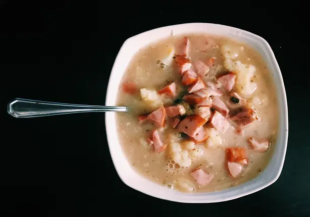 Foto von Klassische Basler Mehlsuppe (2) – fertig angerichtet