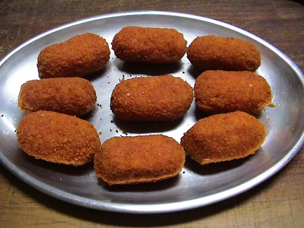 Foto von Römische Reisbällchen Supplì – fertig angerichtet