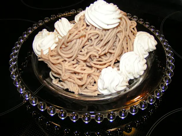 Foto von Schweizer Vermicelles klassisch – fertig angerichtet