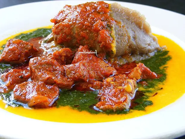 Foto von Abula – Yorubische Spezialität mit Amala, Ewedu, Gbegiri und Obe Ata – fertig angerichtet