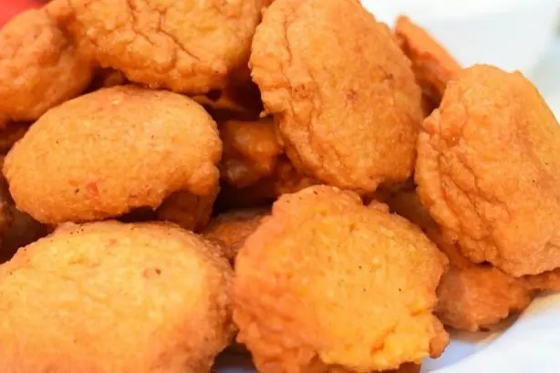 Foto von Akara – Afrikanische Bohnenfritters – fertig angerichtet