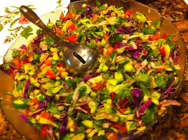 Foto von Afghanischer Gemüsesalat – fertig angerichtet