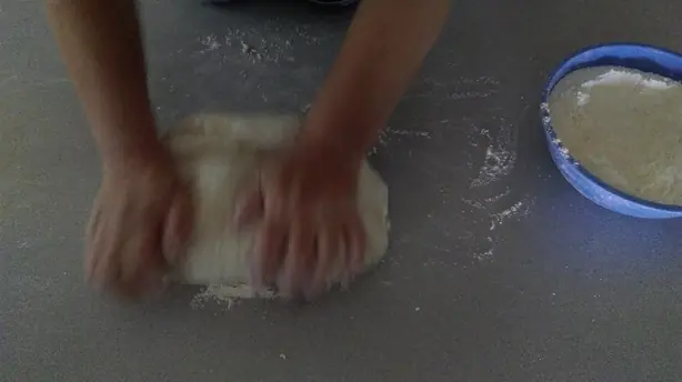 Foto von Albanischer Lakror mit Spinat – fertig angerichtet