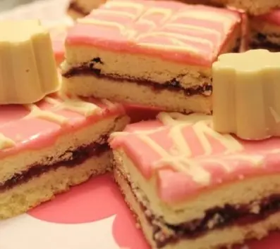 Foto von Alexandertorte – fertig angerichtet