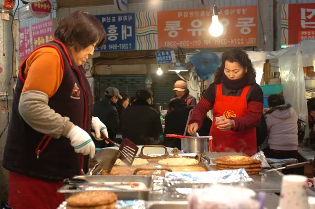 Foto von Koreanische Mungbohnen-Pfannkuchen – fertig angerichtet