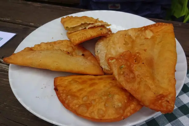 Foto von Tiroler Zillertaler Krapfen – fertig angerichtet